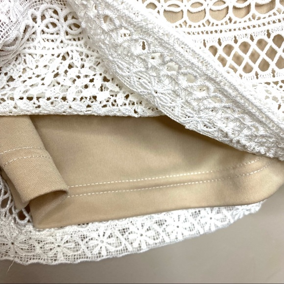 L’ATISTE by Amy White Nude Eyelet Mini Bell Sleeve - Picture 7 of 15